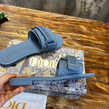 Load image into Gallery viewer, Christian Dio(R) Evolution  Slide
