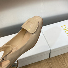 Load image into Gallery viewer, Christian Dior Day Pump
