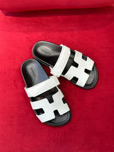 Load image into Gallery viewer, Hermes Chypre  Sandal
