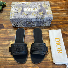 Load image into Gallery viewer, Christian Dio(R) Evolution  Slide
