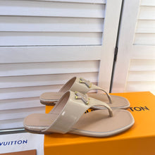 Load image into Gallery viewer, Louis Vuitton Shake Flat Thong Sandals
