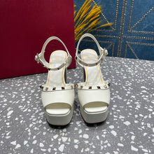 Load image into Gallery viewer, Valentino Tan-go Platform Patent Leather Sandal 155MM
