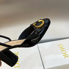 Load image into Gallery viewer, Christian Dior C&#39;est Slingback Pumps
