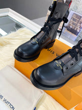 Load image into Gallery viewer, Louis Vuitton Metropolis Flat Ranger Boots
