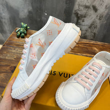 Load image into Gallery viewer, Louis Vuitton Squad Sneakers
