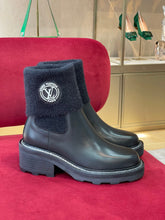 Load image into Gallery viewer, Louis Vuitton Beaubourg  Ankle Boots
