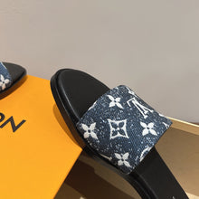 Load image into Gallery viewer, Louis Vuitton Lock it flat Mule
