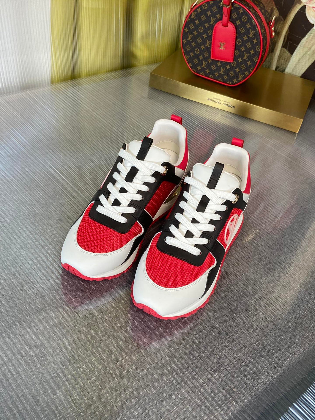 Louis Vuitton Run a way Sneakers