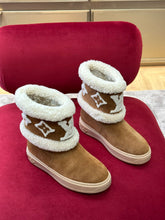 Load image into Gallery viewer, Louis Vuitton Snow DropFlat Ankle Boots
