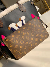 Load image into Gallery viewer, Louis Vuitton Neverfull MM Bag
