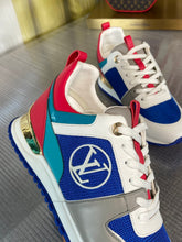 Load image into Gallery viewer, Louis Vuitton Run a way Sneakers
