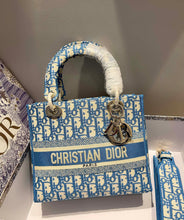 Load image into Gallery viewer, Christian Dior Medium Lady D Lite Bag
