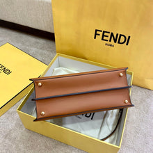 Load image into Gallery viewer, Fendi Peekaboo  Small iseeu Bag
