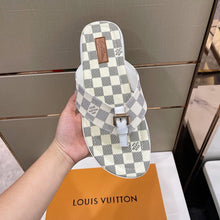 Load image into Gallery viewer, Louis Vuitton Men Slippers
