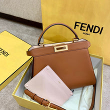 Load image into Gallery viewer, Fendi Peekaboo  Small iseeu Bag
