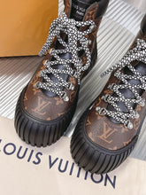 Load image into Gallery viewer, Louis Vuitton Ruby Flat Ranger Boots
