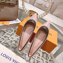 Load image into Gallery viewer, Louis Vuitton Ballerina shoe
