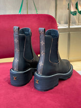 Load image into Gallery viewer, Louis Vuitton Beaubourg Ankle Boots
