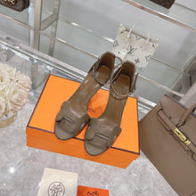Load image into Gallery viewer, Hermes premiere 70 Heels
