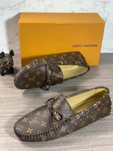 Load image into Gallery viewer, Louis Vuitton Arizona Mocassin Shoe
