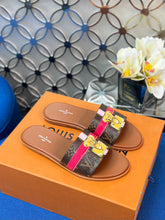 Load image into Gallery viewer, Louis Vuitton Lock It  Flat Mule
