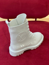 Load image into Gallery viewer, Louis Vuitton Territory Flat Ranger Boots
