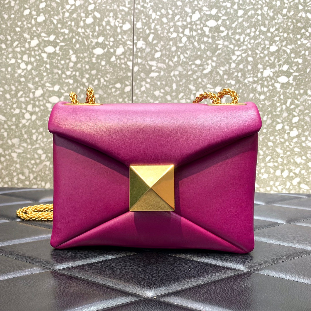 Valentino One Stud Bag With Chain