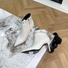 Load image into Gallery viewer, Louis Vuitton Signature Ankle Boot
