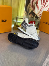 Load image into Gallery viewer, Louis Vuitton Run a way Sneakers
