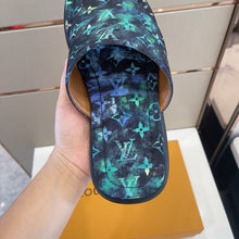 Load image into Gallery viewer, Louis Vuitton Men Slippers
