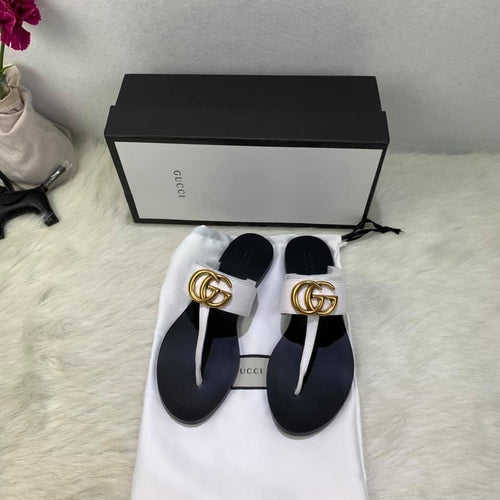 Gucci Leather Thong Sandal - LUXURY KLOZETT