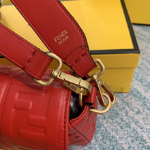 Load image into Gallery viewer, Fendi baguette Bag - LUXURY KLOZETT
