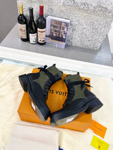 Load image into Gallery viewer, Louis Vuitton Metropolis Flat Ranger Boots
