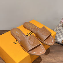 Load image into Gallery viewer, Louis Vuitton Lock it flat Mule
