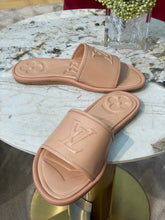 Load image into Gallery viewer, Louis Vuitton Magnetic Flat Mule
