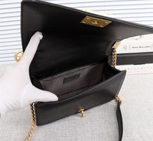 Load image into Gallery viewer, Chanel Boy handbag
