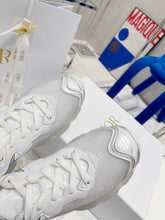 Load image into Gallery viewer, Christian Dior Vibe Sneakers
