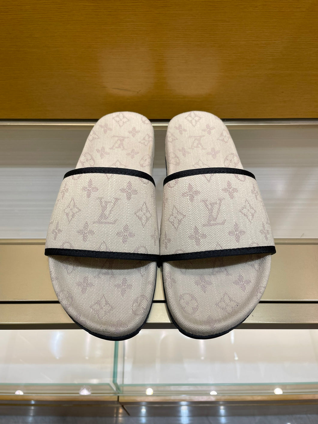 Louis Vuitton Men Slides