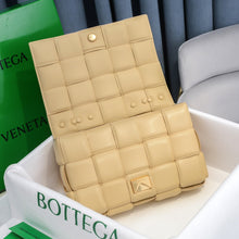 Load image into Gallery viewer, Bottega Veneta Chain Cassette Bag
