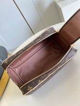 Load image into Gallery viewer, Louis Vuitton Dopp Kit Toilet Pouch
