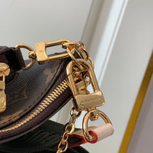 Load image into Gallery viewer, Louis Vuitton Multi Pochette Accessories Bag
