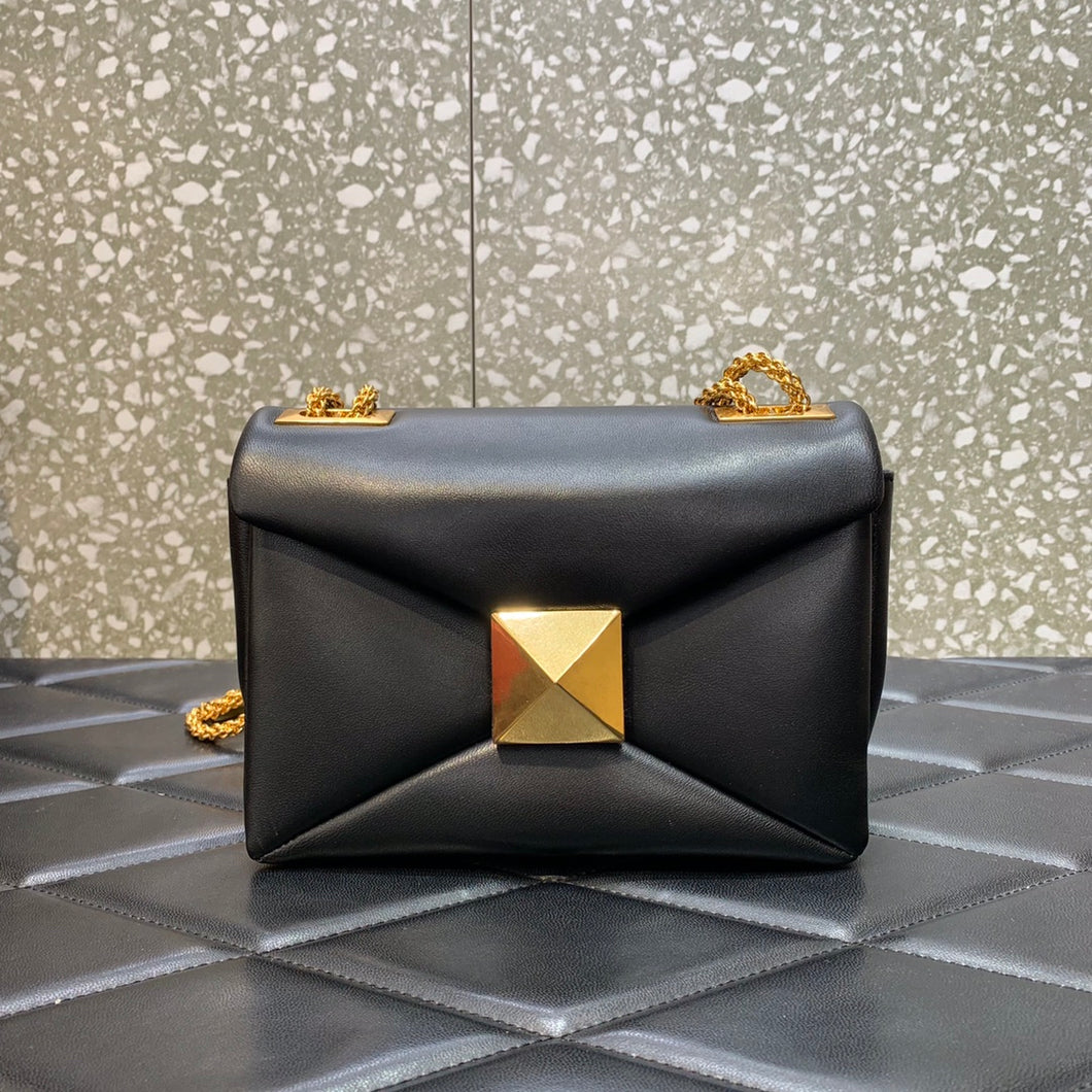 Valentino One Stud Bag With Chain