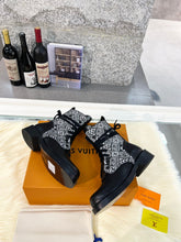 Load image into Gallery viewer, Louis Vuitton Metropolis Flat Ranger Boots
