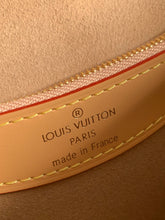 Load image into Gallery viewer, Louis Vuitton Diane Bag
