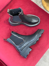 Load image into Gallery viewer, Louis Vuitton Beaubourg Ankle Boots
