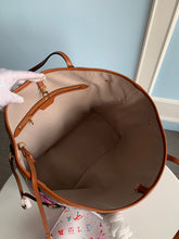 Load image into Gallery viewer, Louis Vuitton Neverfull  MM Bag
