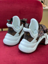 Load image into Gallery viewer, Louis Vuitton Archlight Sneaker
