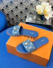 Load image into Gallery viewer, Louis Vuitton Lock It  Flat Mule
