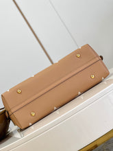 Load image into Gallery viewer, Louis Vuitton Carryall PM Bag
