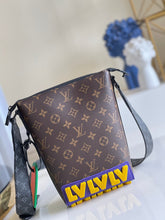 Load image into Gallery viewer, Louis Vuitton Cruiser Messenger Bag
